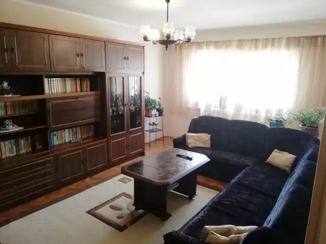 Se vinde apartament 3 camere decomandate si balcon Sibiu zona Garii
