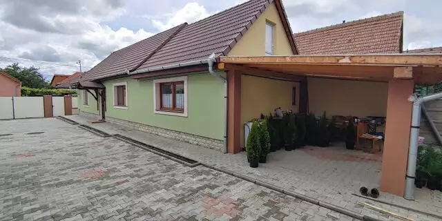 Casa cu 2 camere si teren de 1500 mp de inchiriat in Sibiu zona Lazaret