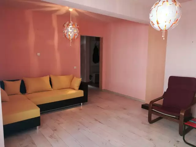 Apartament cu 3 camere 2 bai si lift de inchiriat in Terezian Sibiu