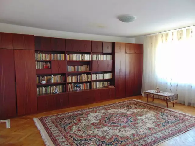 Apartament 82 mp utili si balcon 3 camere decomandate etaj 2 Sibiu