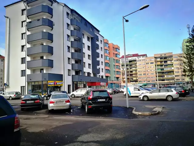 Apartament modern 3 camere si terasa de inchiriat zona Mihai Viteazu