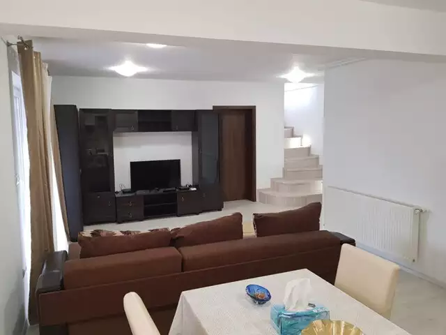Apartament modern cu 4 camere de vanzare in Sebes