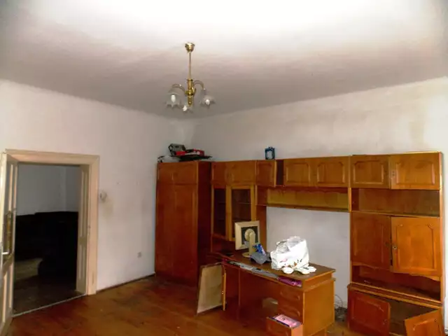 Casa de vanzare cu 2 camere pretabila spatii de birouri in Sibiu zona Turnisor
