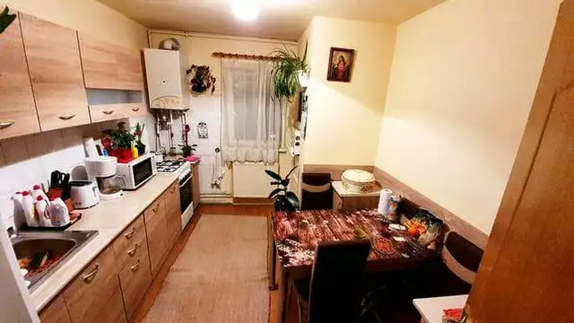 Apartament confort 1 cu 3 camere 2 bai si pivnita in Sibiu Terezian