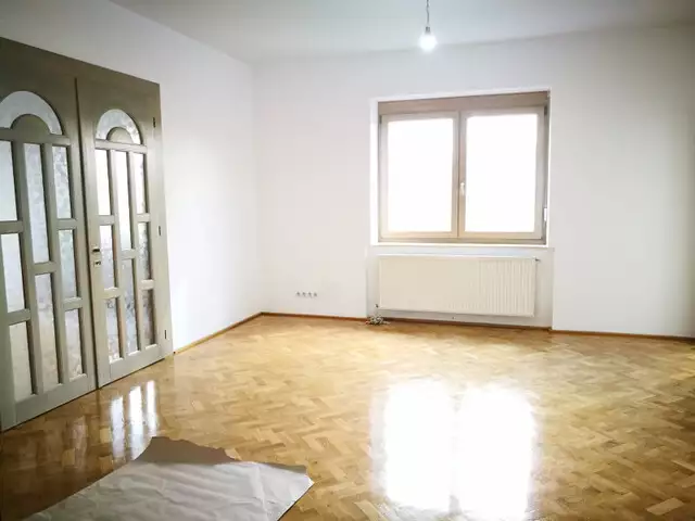 Apartament 3 camere decomandate 2 bai 2 balcoane Sibiu B-dul Victoriei