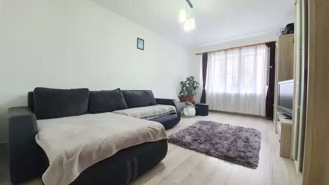 Apartament 2 camere decomandate si pivnita de vanzare in Sibiu zona Vasile Aaron