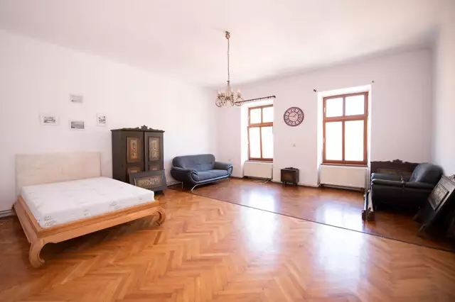 Apartament 2 camere cu pivnita si pod zona Orasul de Jos Sibiu