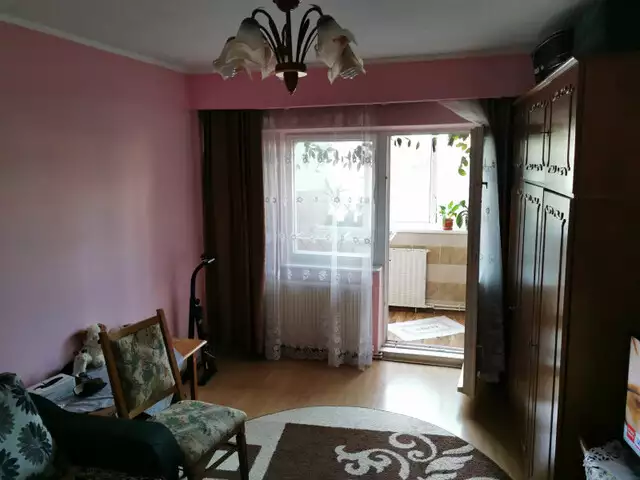 Apartament 2 camere decomandate de vanzare in Sibiu zona Sub Arini