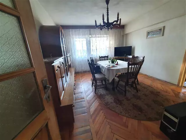 Apartament cu 4 camere si 4 balcoane de vanzare in Sibiu zona Turnisor