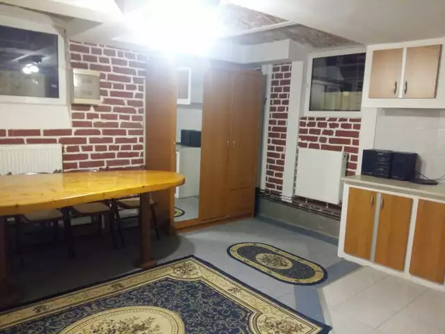 Apartament de inchiriat cu 2 camere la casa zona centrala a Sibiului