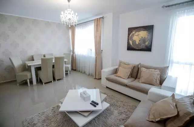Apartament cu 3 camere balcon si 90 mp curte de vanzare in Selimbar