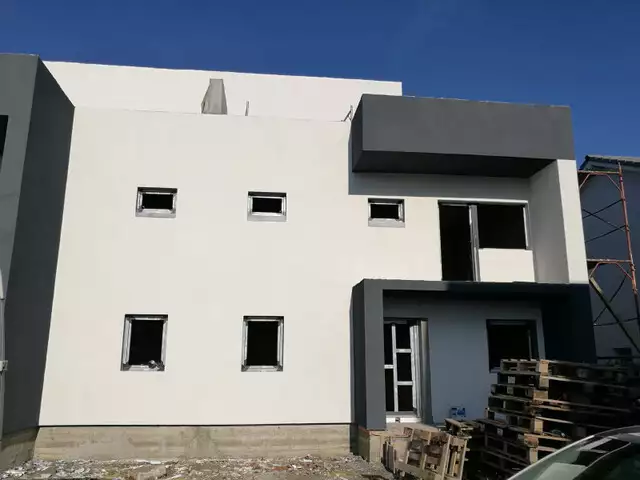 Casa de vanzare tip duplex cu 5 camere 165 mp utili in Selimbar