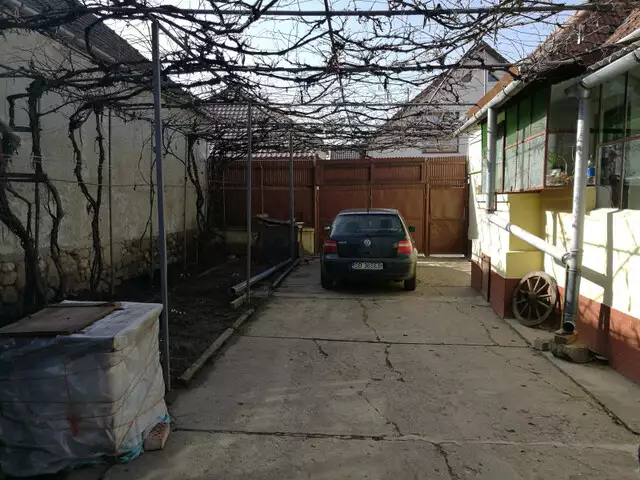 Casa individuala de vanzare cu 1000 mp teren in Sibiu zona Gusterita