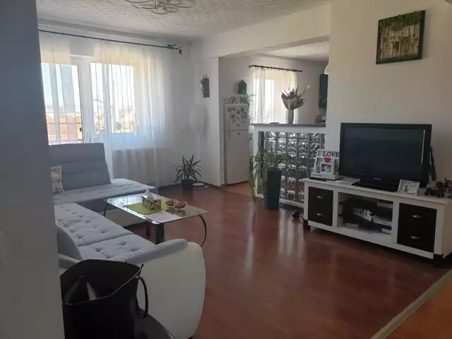 Apartament de vanzare 5 camere pe 2 nivele zona Turnisor Sibiu