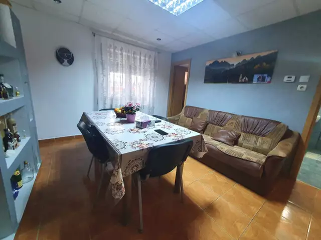 Apartament cu 4 camere si balcon de vanzare in zona Veterani Sibiu