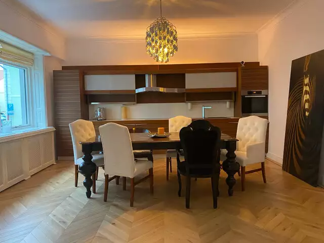 Apartament de vanzare cu 3 camere zona Centrul Istoric din Sibiu