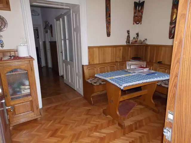 Apartament la casa 4 camere vanzare Sibiu Zona Centrala comision 0