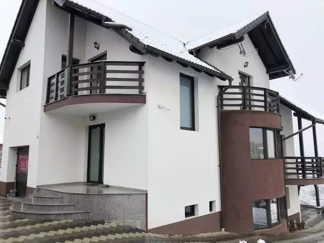 Casa individuala 7 camere cu 500 mp teren in Selimbar