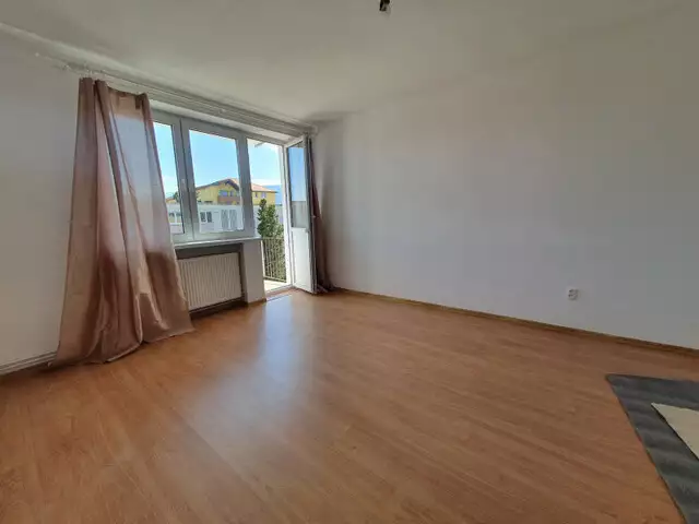 Apartament cu 2 camere decomandate si balcon de vanzare in Cisnadie