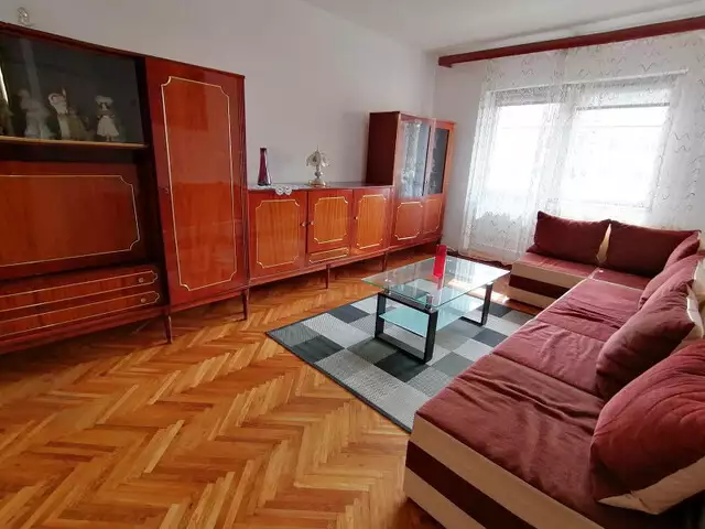 Apartament 4 camere de inchiriat zona Vasile Aaron Sibiu
