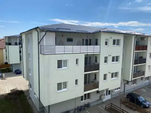 Apartament de vanzare 3 camere 72mp 2 balcoane parcare  Selimbar Sibiu