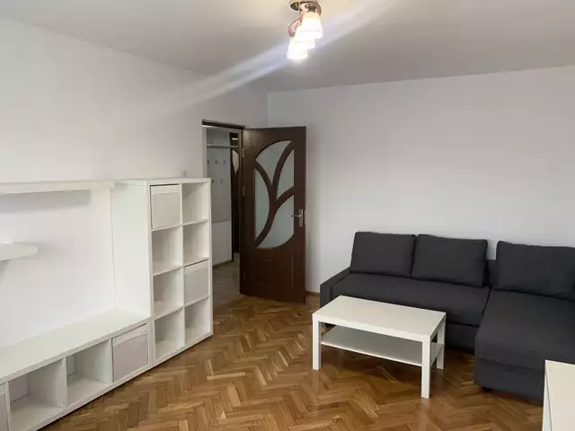 Apartament 3 camere decomandate de inchiriat zona Scoala de Inot Sibiu