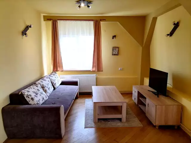Apartament decomandat 3 camere 82 mp de vanzare in Sibiu
