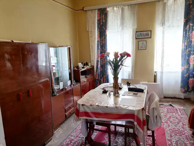 Apartament la casa de vanzare 88 mp curte in Sibiu zona Lazaret