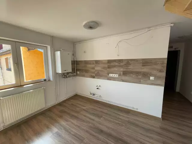 Apartament de vanzare in Sibiu 78 mp la mansarda zona Vasile Aaron