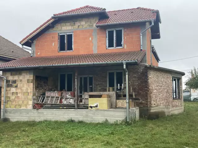 De vanzare casa individuala 211 mpu si 1120 mp teren Sura Mica Sibiu