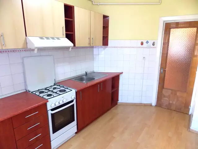 Apartament 3 camere 2 bai 2 balcoane pivnita et 1 Sibiu zona Siretului