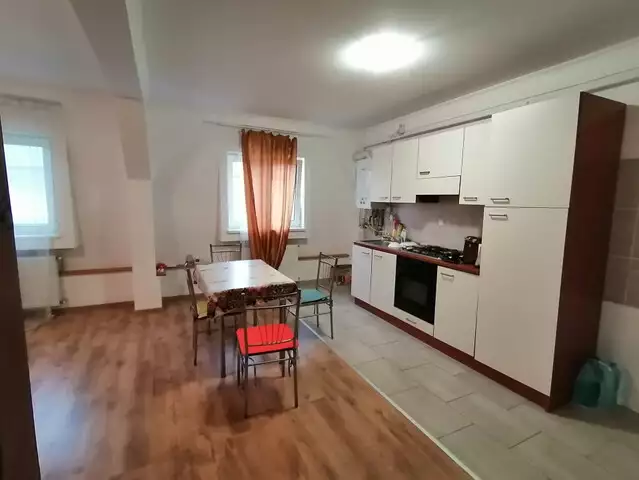 Apartament decomandat 80 mpu de vanzare Sibiu zona Vasile Aaron