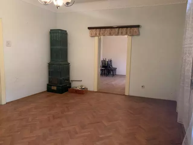 Casa de vanzare cu 3 camere zona Lupeni Sibiu