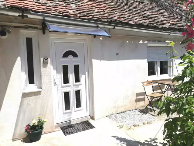 Garsoniera la casa mobilata modern de vanzare in Sibiu Centrul Istoric
