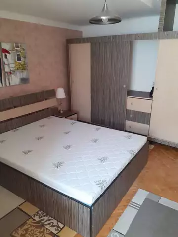 Apartament 2 camere pivnita si curte de vanzare in zona centrala Sibiu