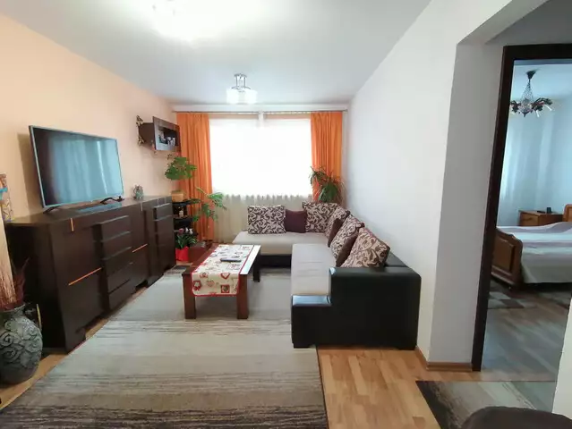 Apartament decomandat de vanzare 64mpu pivnita in Sibiu Vasile Aaron