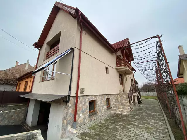 Vila de lux 170 mp utili teren 449 mp Calea Poplacii Sibiu