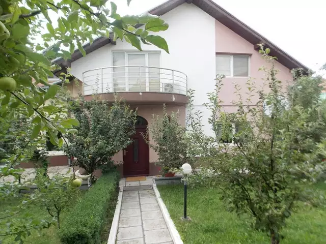 Casa 8 camere 900 mp teren de vanzare zona ultracentrala Sibiu