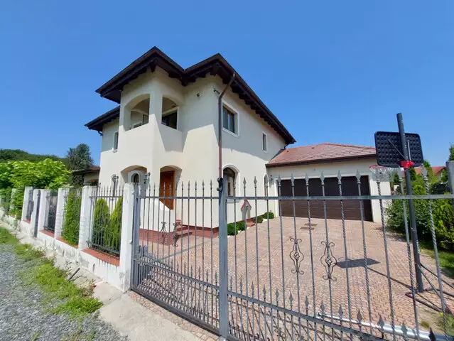 Casa individuala de lux 4 camere garaj 500 mp teren in Selimbar Sibiu