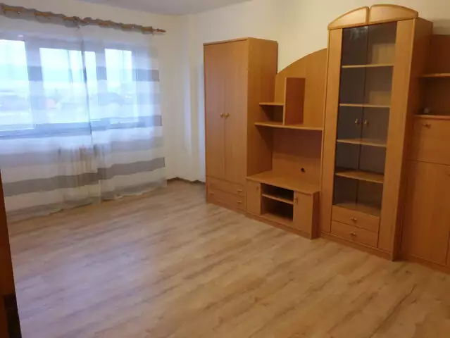 Apartament 3 camere 2 bai balcon pivnita 67mpu in zona Siretului Sibiu