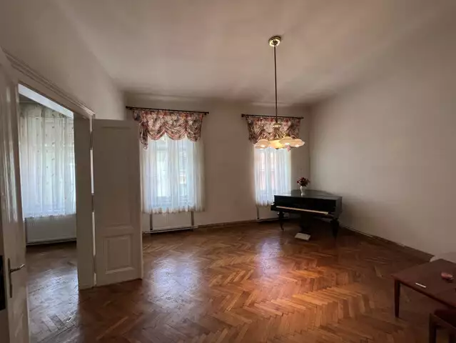 Apartament cu 3 camere de inchiriat in zona Centrala din Sibiu