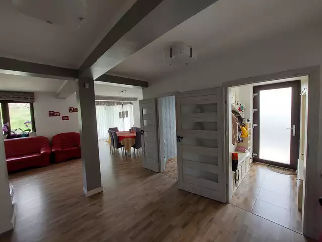 Casa individuala de vanzare 6 camere 300 mpu in zona Gusterita Sibiu