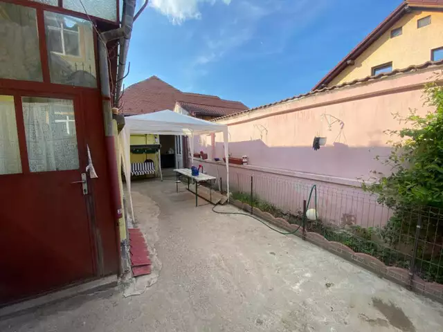 Casa de vanzare individuala cu 4 camere 176 mpu in Sibiu zona Lupeni