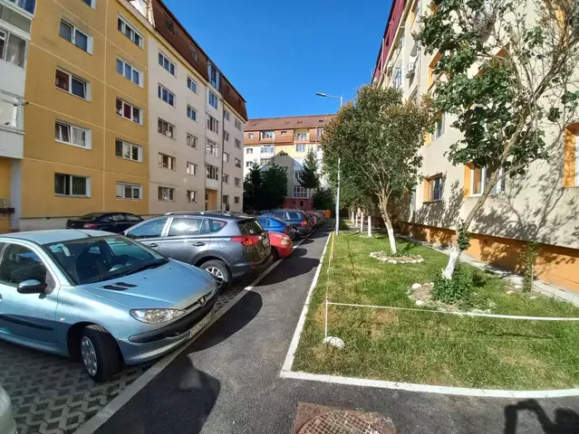Apartament de inchiriat cu 3 camere 75 mp utili Mihai Viteazul Sibiu