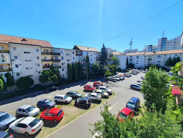 Apartament 2 camere de vanzare cu balcon in zona centrala Sibiu