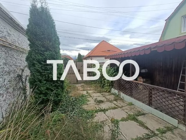 Casa individuala cu 4 camere si curte libera 200 mp in zona Piata Cluj