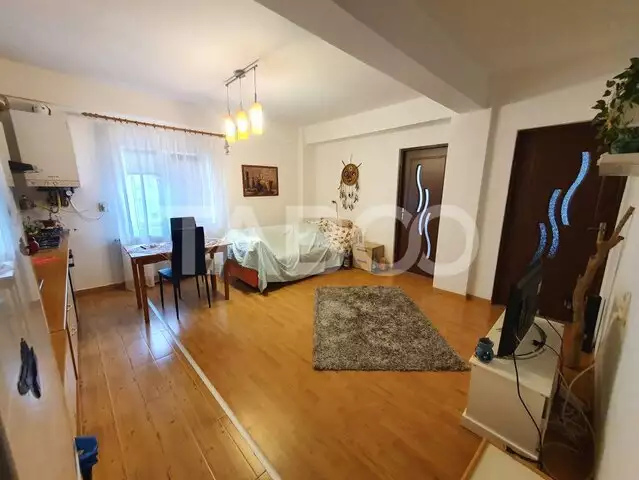 Apartament cu 3 camere si balcon de vanzare in zona Tilisca din Sibiu