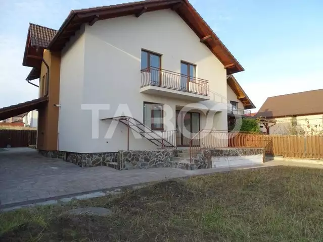 Casa individuala de vanzare Calea Cisnadiei Sibiu carport terasa