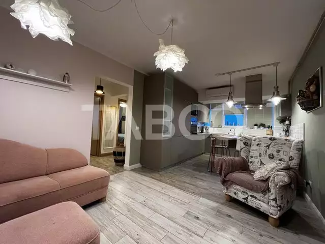 Apartament 3 camere de vanzare 82 mpu pivnita Vasile Aaron Sibiu
