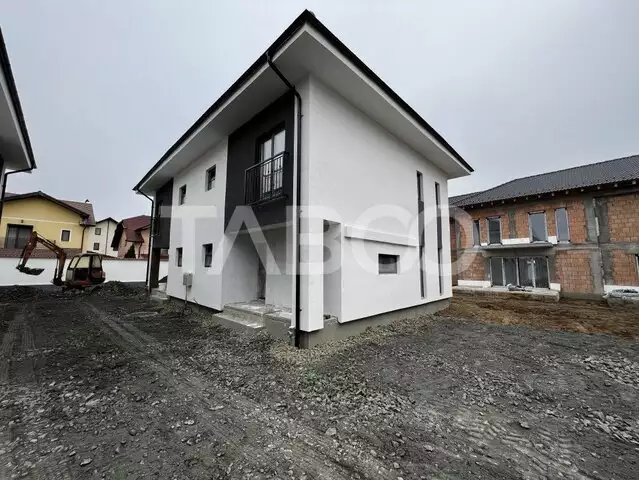 Casa duplex de vanzare 4 camere 93 mpu 2 parcari Calea Cisnadiei Sibiu